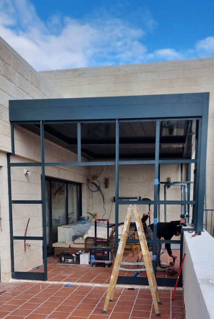 פרגולת אלומיניום חשמלי